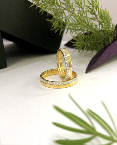 Engagement Bands For Trendy Couples With Trendy Design