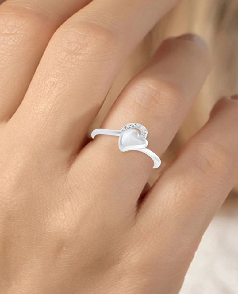 A Beautiful Ring for Trendy Girls in 925 Sterling Silver with Elegant Cubic Zircon