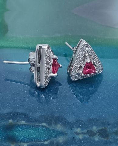 A Very Beautiful 925 Sterling Silver Earrings for Her in A Stylish Triangle Design
