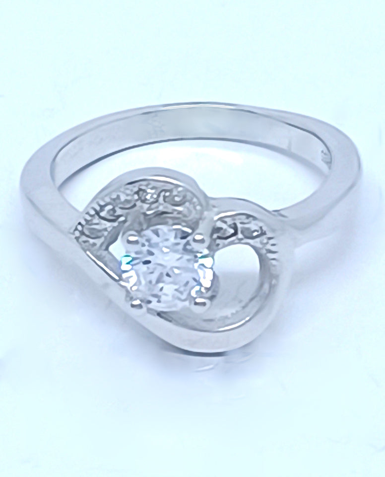 A Beautiful Ring for Trendy Girls in 925 Sterling Silver with Beautiful Cubic Zircon Stones