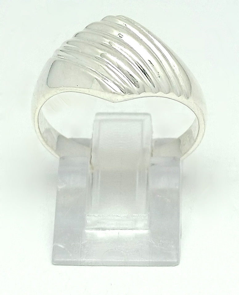 A Curvy Square Shape Ring for Trendy Girls in 925 Sterling Silver with Beautiful Design