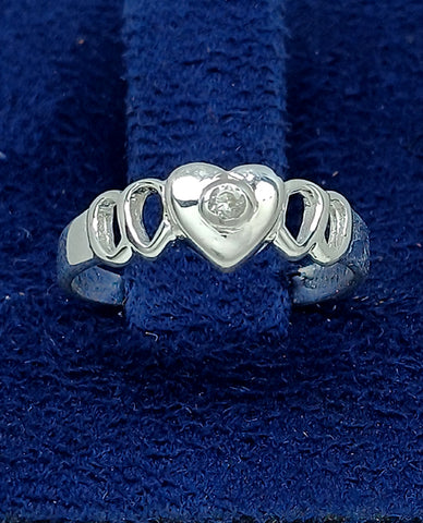 Heart Shape Design Ring for Her on Every Occasion in 925 Sterling Silver