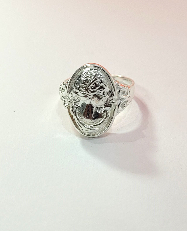Pretty Ring For Pretty Women
