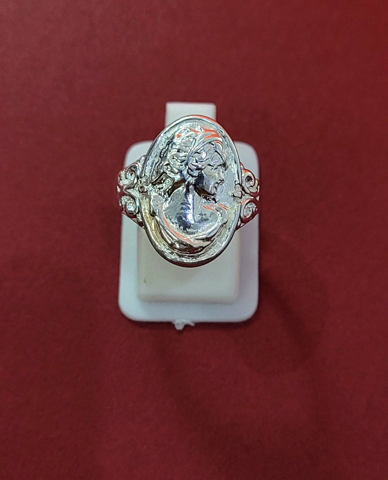 Pretty Ring For Pretty Women