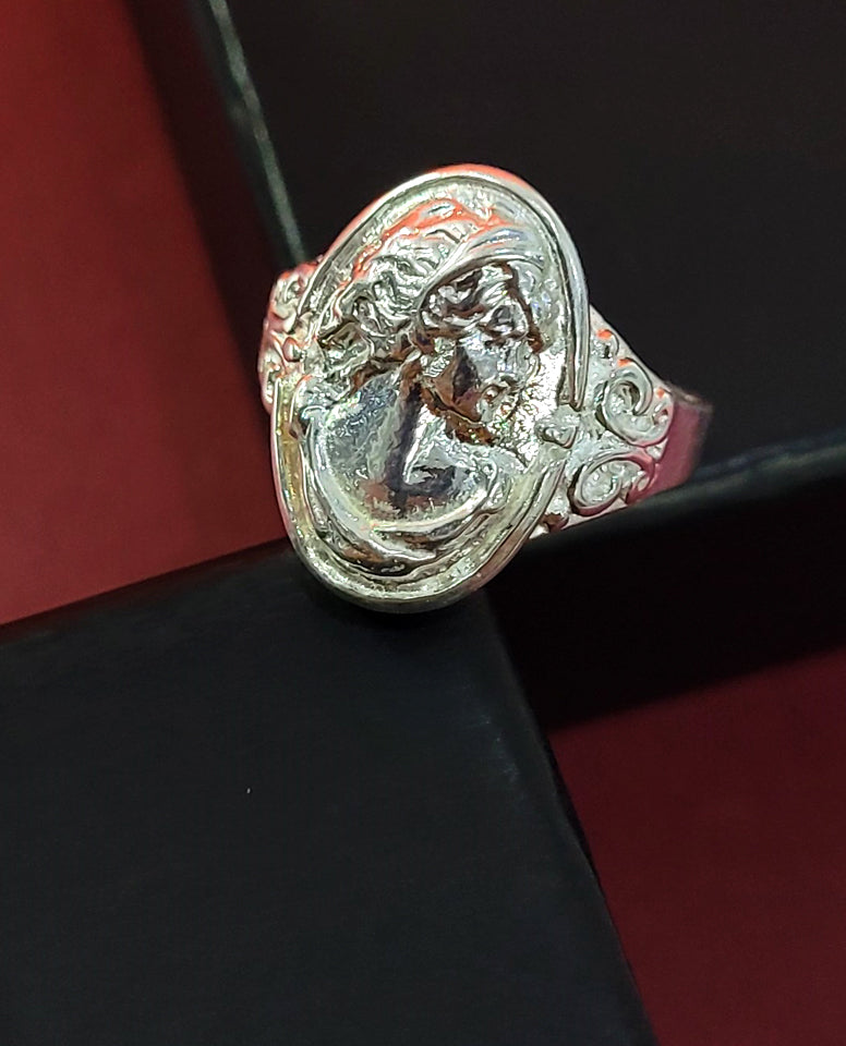 Pretty Ring For Pretty Women
