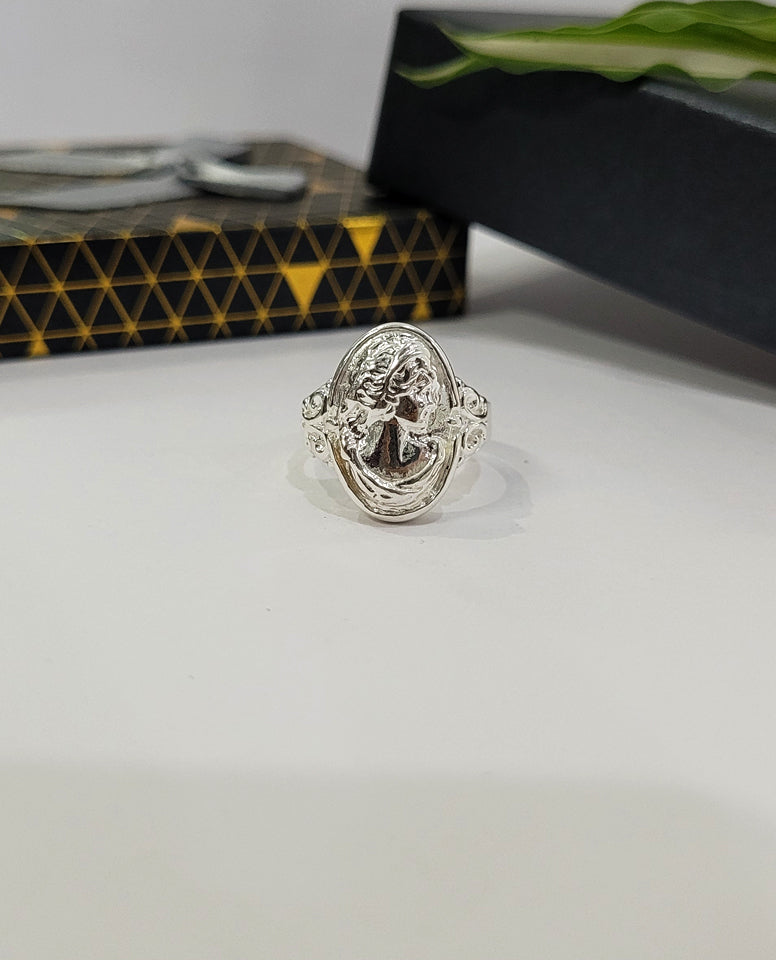 Pretty Ring For Pretty Women