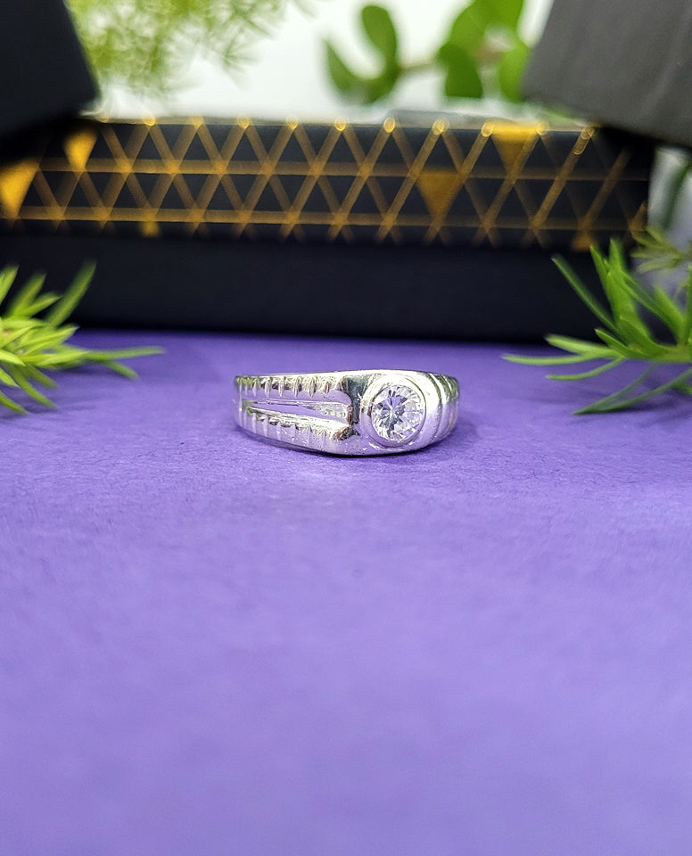 A Single Stone Beautiful Ring With Single CZ Stone, Zircon Ring in Silver