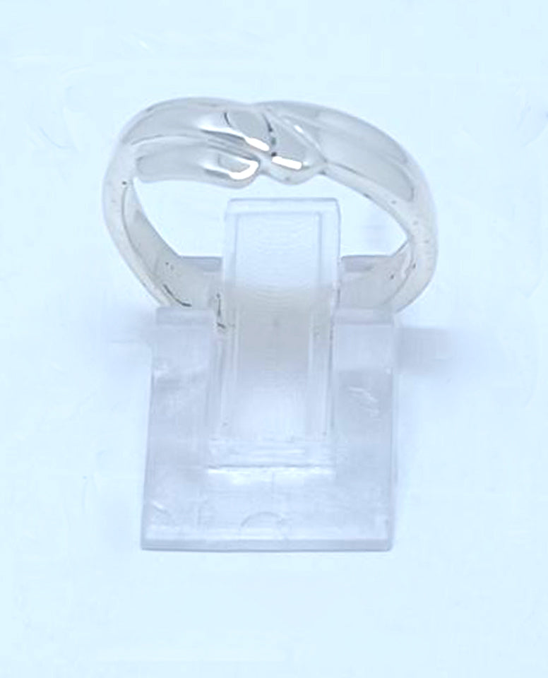 An Alluring Style Band Ring with 925 Sterling Silver for Her with Every Occasion