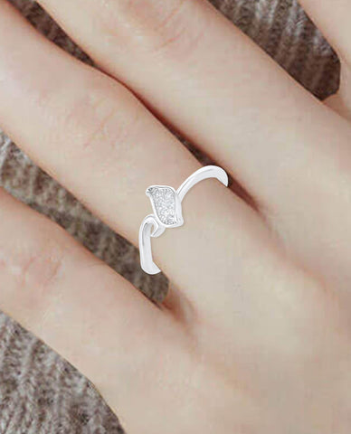 A Beautiful Leaf Shape Ring with Authentic 925 Sterling Silver Rhodium Plating