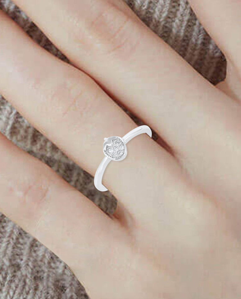 A Very Pretty and Cute Strawberry Design Ring Made in 925 Sterling Silver