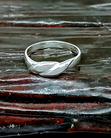 Simple and Beautifully Designed Authentic 925 Sterling Silver Rhodium Plated High Polish Finish Ring