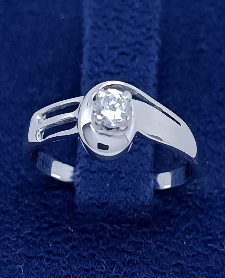 Captivating Design Women Ring Crafted in 925 Sterling Silver for Her