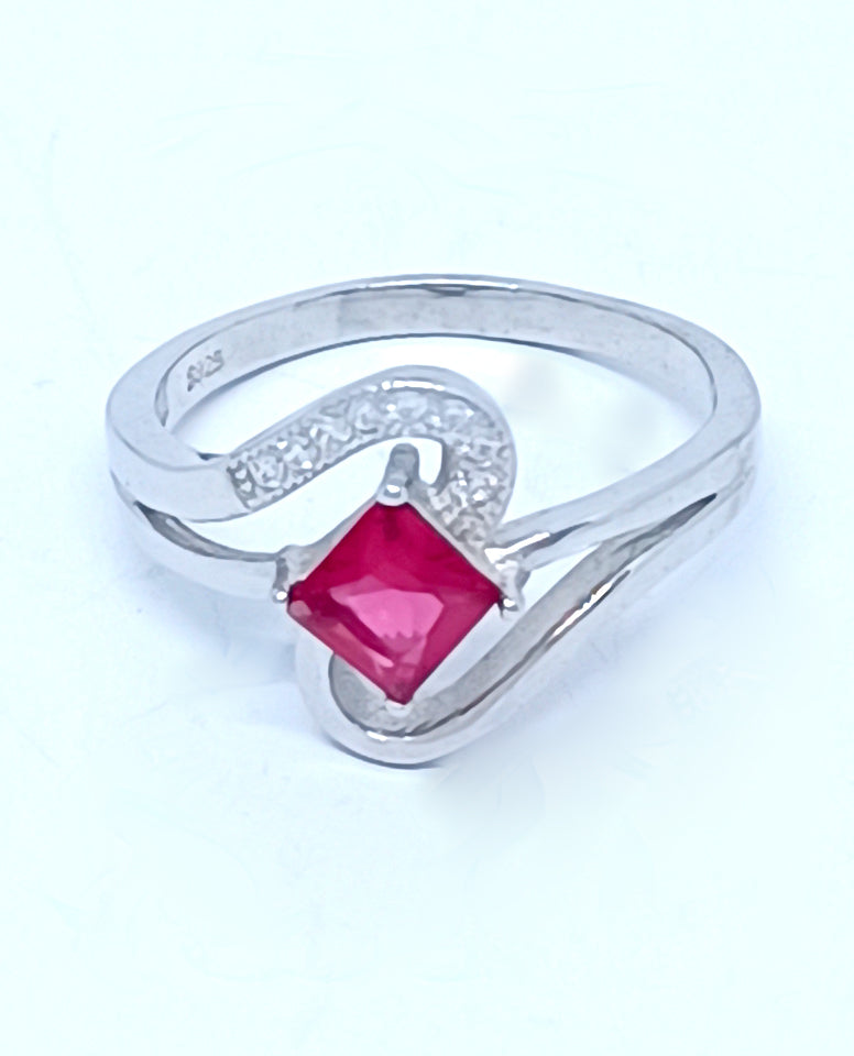 Stylish and Beautiful Authentic 925 Sterling Silver Ring for Her with Round Shape Center Stone