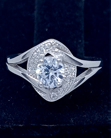 A Beautiful Style Ring with 925 Sterling Silver for Her with Every Occasion