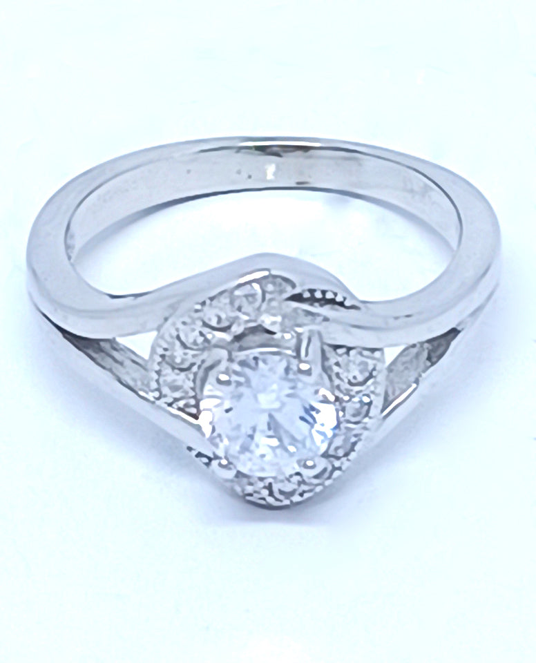 A Beautiful Style Ring with 925 Sterling Silver for Her with Every Occasion