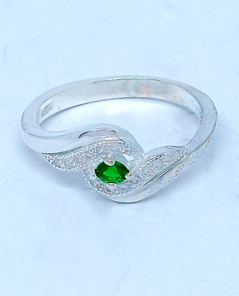 A Beautiful Ring for Trendy Girls in 925 Sterling Silver with Beautiful Cubic Zircon Stones