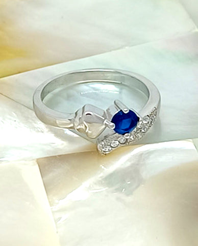 A Beautiful Tiny Heart Design and Round Cut Stone Ring with 925 Sterling Silver for Women on Every Occasion