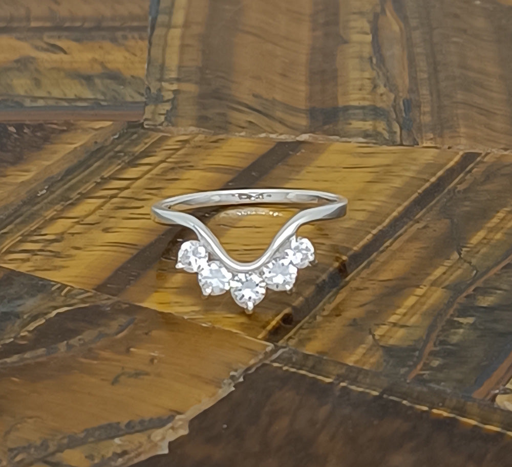 A Crown Shape Women Ring in Authentic 925 Sterling Silver for Her