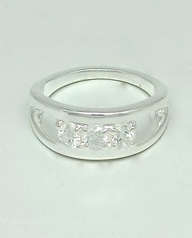 A Beautiful Stylish Band with 925 Sterling Silver for Her with Every Occasion