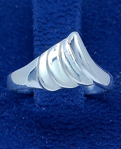 Authentic 925 Sterling Rings For Women with Rhodium Finish and A Stylish Design