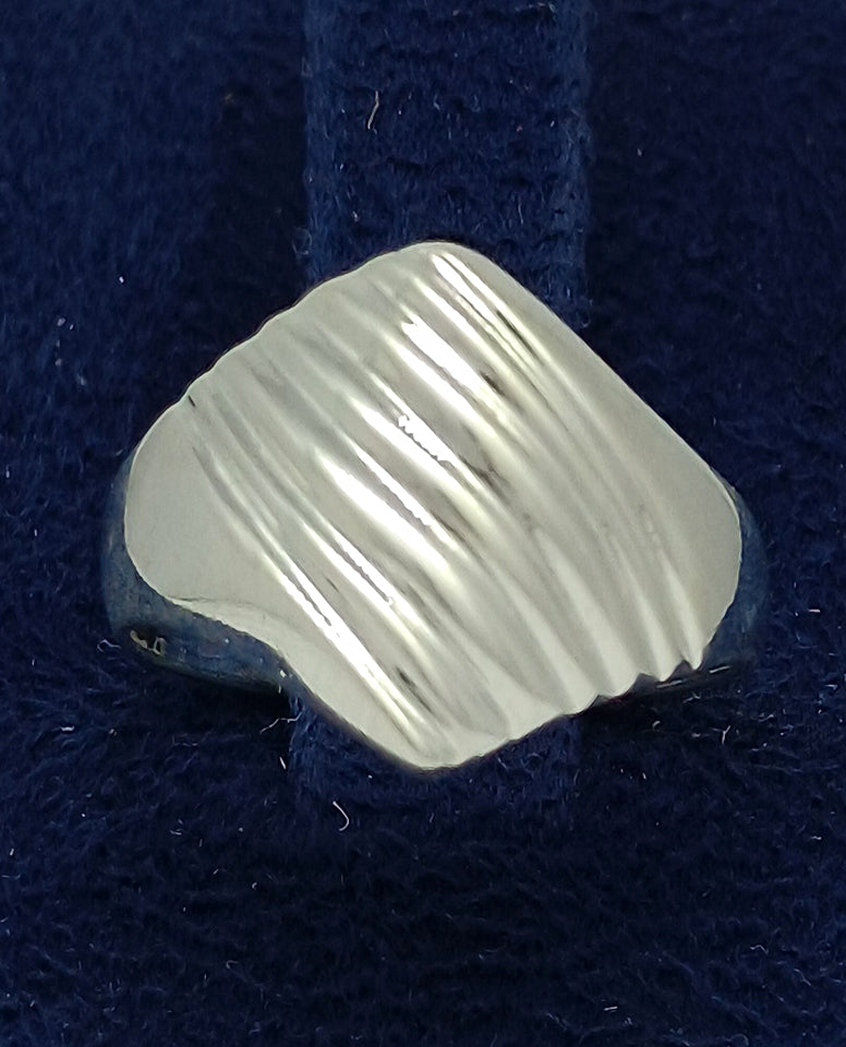 A Curvy Square Shape Ring for Trendy Girls in 925 Sterling Silver with Beautiful Design