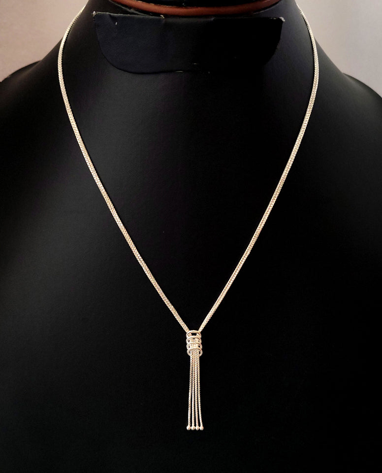 A Charming Box Chain Necklace with Multi-layer Strands