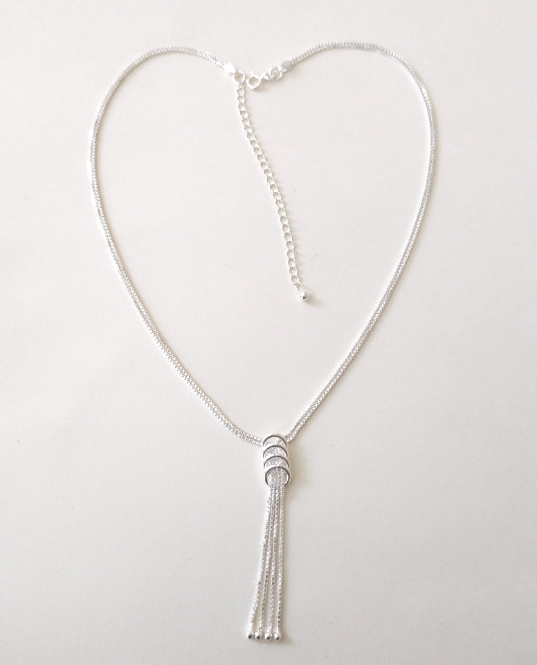 A Charming Box Chain Necklace with Multi-layer Strands